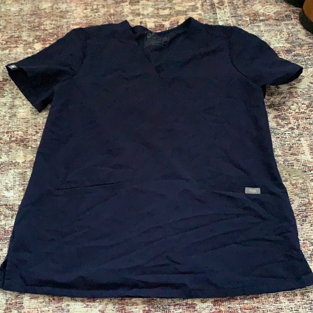 Figs navy two pocket scrub top, M